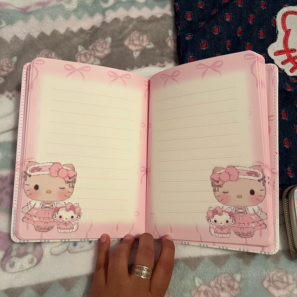 Sanrio Hello Kitty Navy and Red Tote Set - Picture 3 of 10